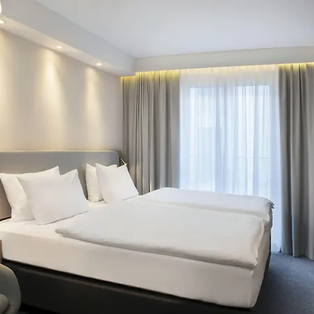Express By Ihg Hotel