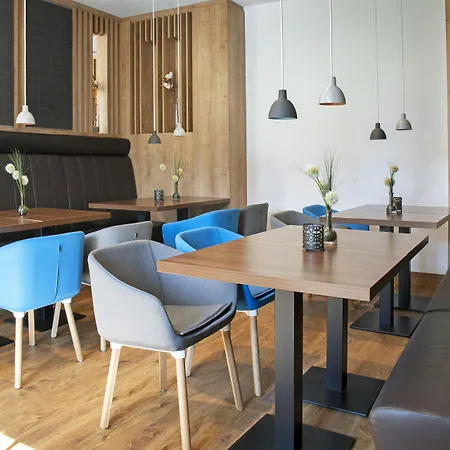 ホリデイ エクスプレス バーデンバーデン ホテル 3*