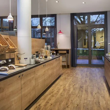 Express By Ihg Hotel