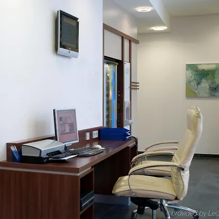 Express By Ihg Szálloda
