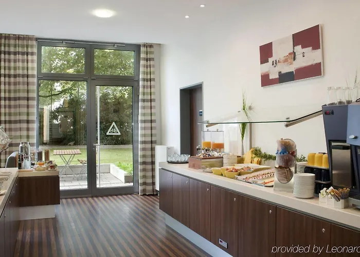 Express By Ihg Hotel